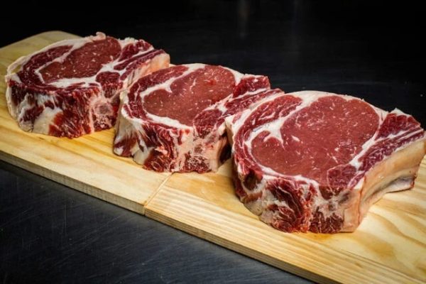 Irmãos Brant - Boi: oferta de carne vai continuar elevada em 2024, diz Rabobank