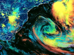 Irmãos Brant - Ciclone raro Akará mantém temporais no Brasil; veja previsão completa